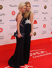 Dr. Barbara Sturm mit Tochter Charly @ Deutscher Filmball 2016 (©Foto: Martin Schmitz)
